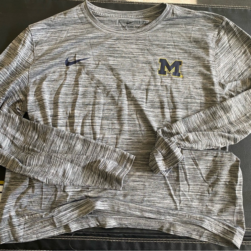 Official Michigan Wolverines LS Nike Drifit. Size Mens Large.